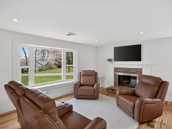 3rd image of 28 Chipman Road