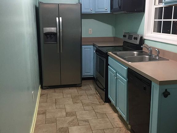 3rd image of 520 N 28th St