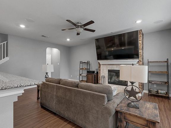 5th image of 735 Anthem Ln