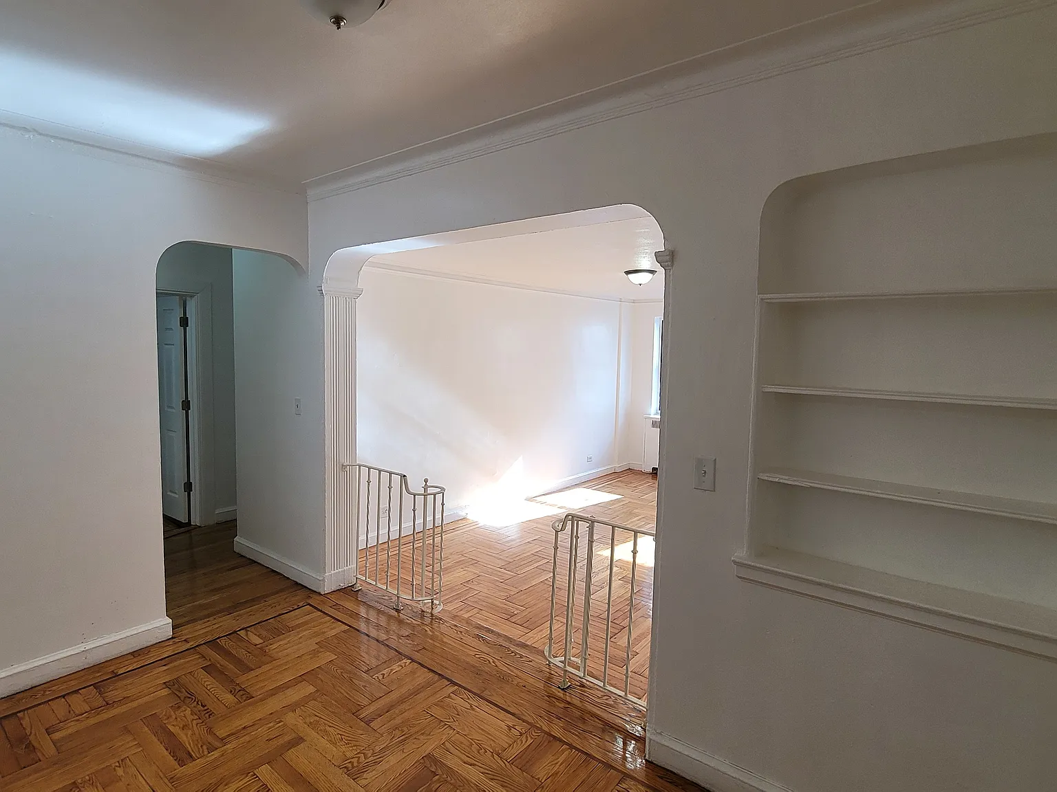 2 bed, 800 sqft, $2,500 — Photo 2