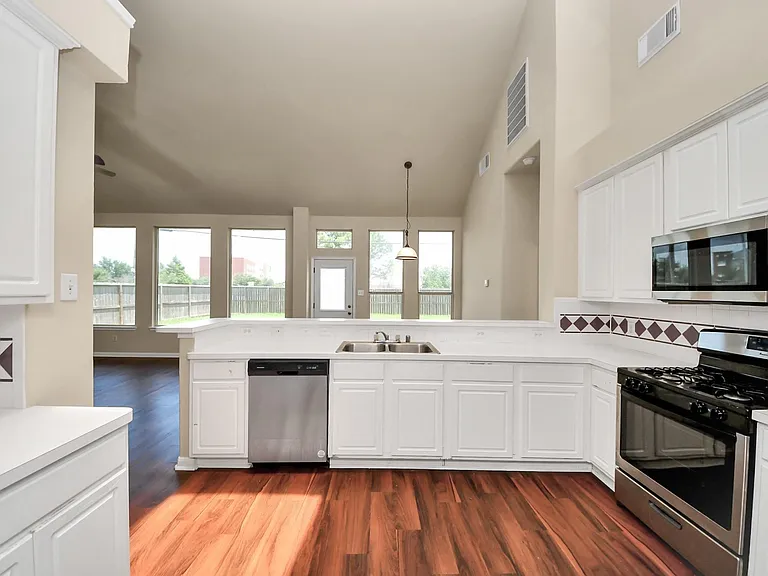 530 Majestic Ridge Dr — Photo 6