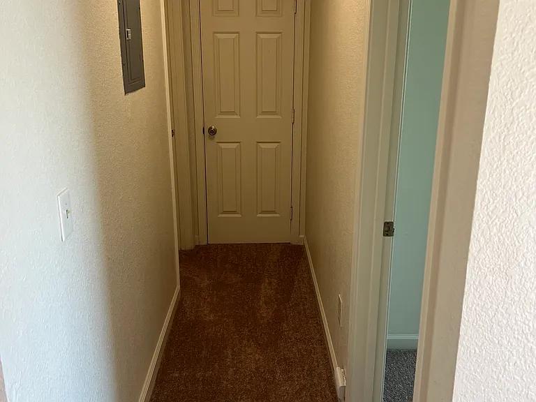4319 Railroad Ave #6 — Photo 7