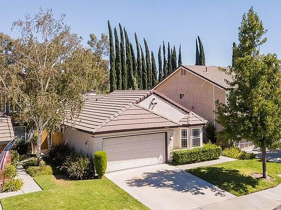4th image of 26814 Pamela Dr