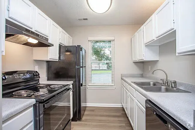 North Chase Apartments — Photo 14