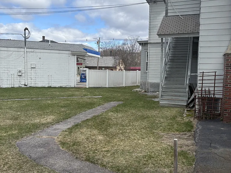 881 Main St #5 — Photo 21