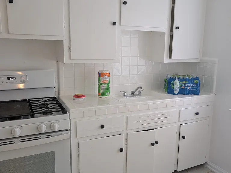 Oakman-Belleterre Apartments — Photo 13
