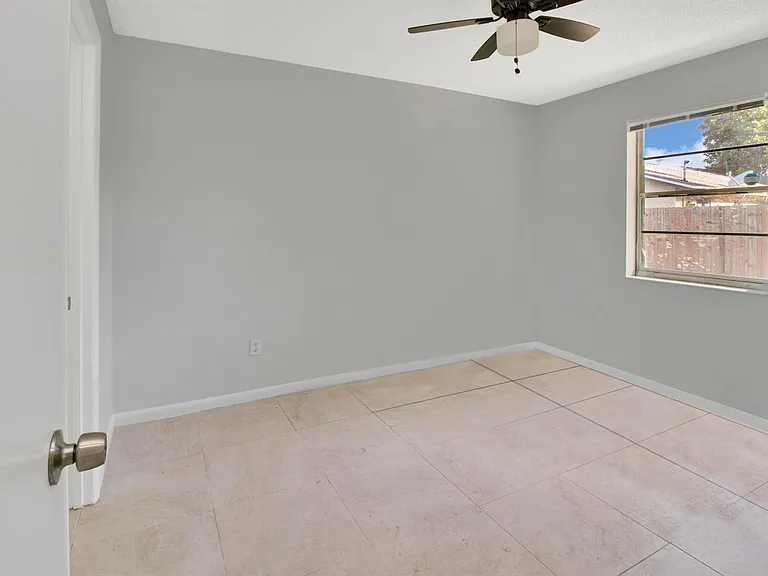 3040 Martin Ave — Photo 13