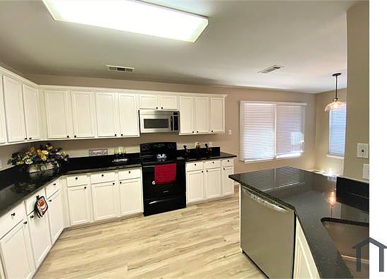 3rd image of 3116 Nandina St