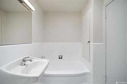 3rd image of 315 Oxford St