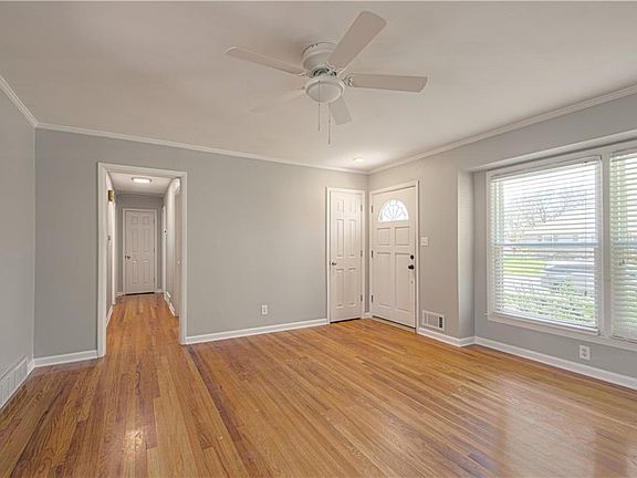 3rd image of 9633 Hayes St