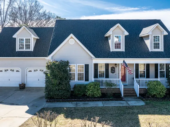105 Glasgow Dr, Clayton, NC 27520
