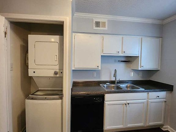 5th image of 36 N Auburndale St APT 2