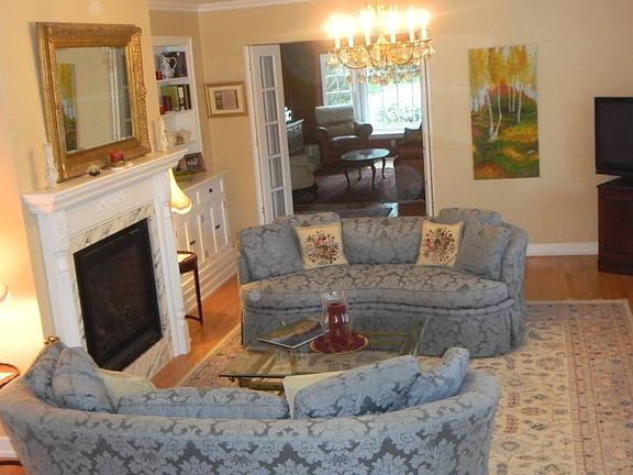 4th image of 25 Saint Andrews Dr