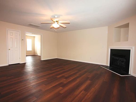 3rd image of 4903 Patricia Ann Ln