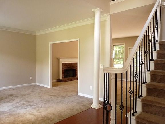4th image of 1635 Hawkins Cove Trl