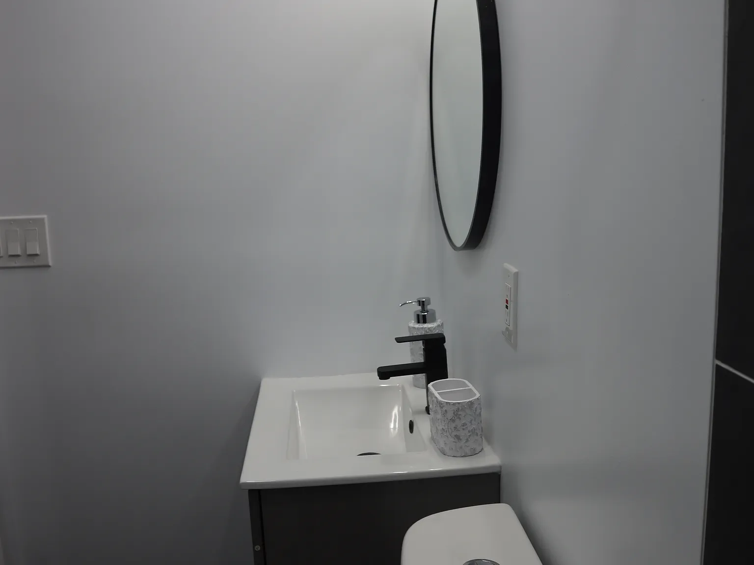 4 bed, 2400 sqft, $2,200 — Photo 4