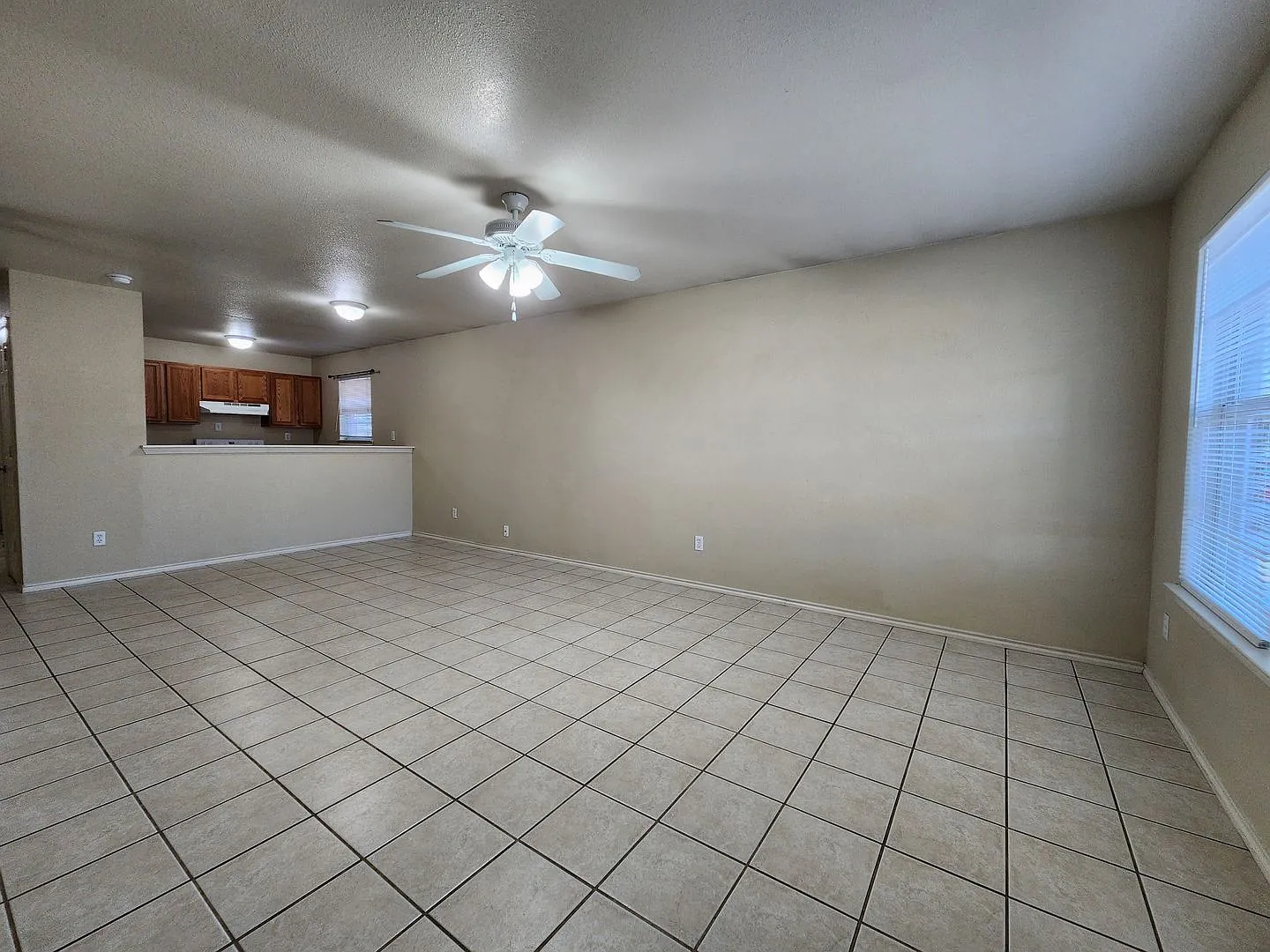 2/2/1 Duplex / No Carpet / Easy Access to IH 35 & Hwy 46 / Fenced in Yard / Fridge Included / CISD — Photo 3