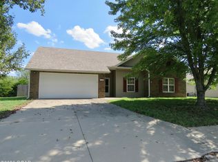 1605 Brewster Ln, Webb City, MO 64870