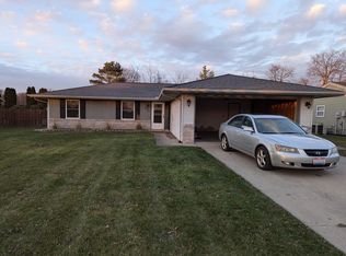 1713 Colonial Ln, Bryan, OH 43506
