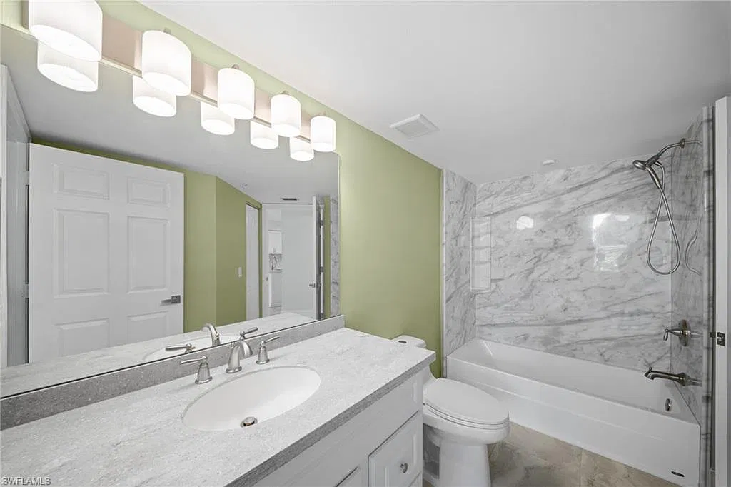 2 bed, 2.0 bath, 1051 sqft, $1,900 — Photo 2