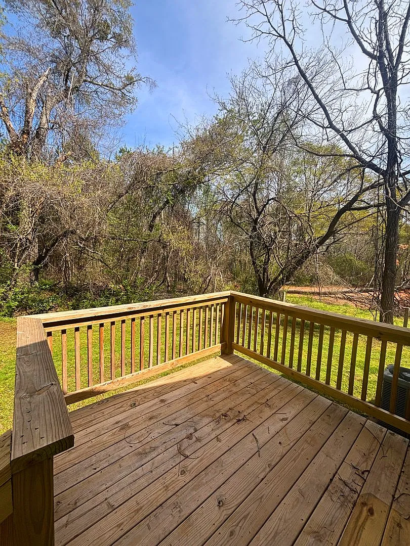 2BR/2BA Home with Large Yard & Deck Pet Friendly! — Photo 2