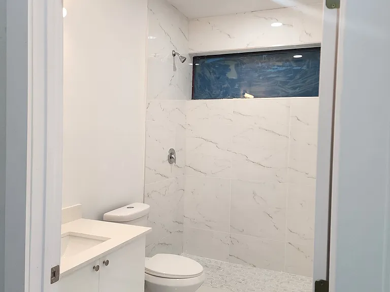 590 Ragan Dr — Photo 2