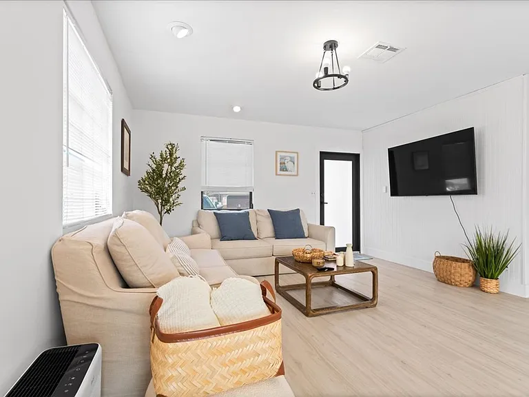 1332 Granada Blvd — Photo 21