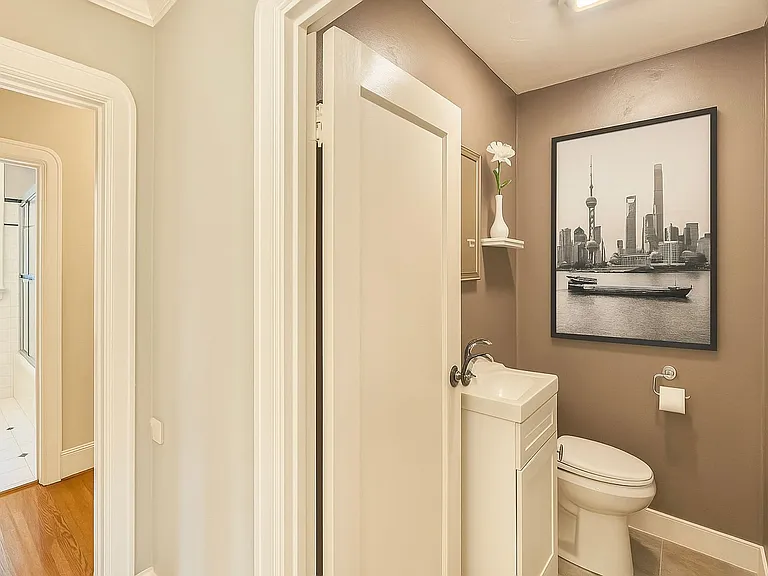 6301 Broadway Ter — Photo 16
