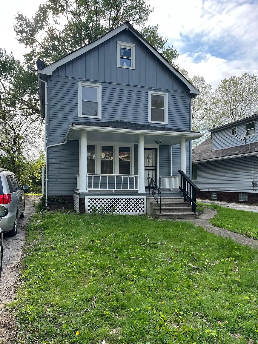 1426 E 133rd St photo 1
