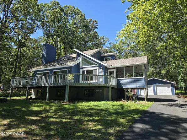 120 Rodeo Ln, Lords Valley, PA 18428