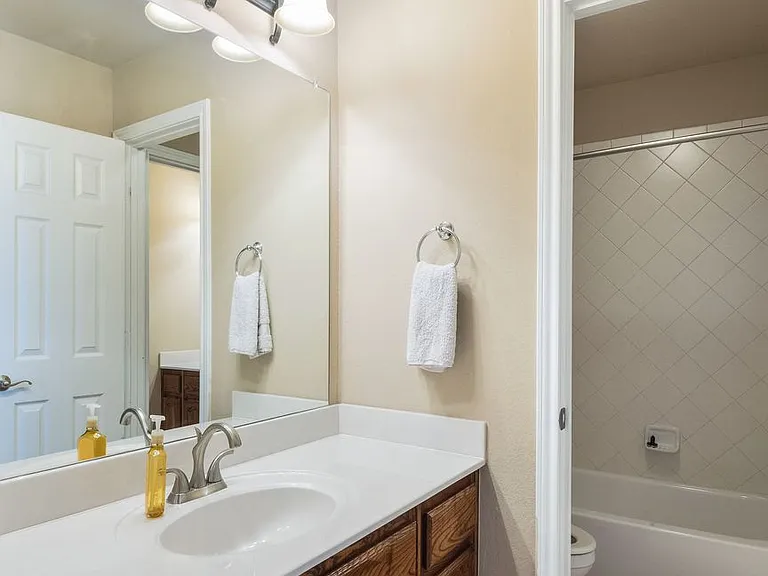 534 Windward Dr — Photo 11
