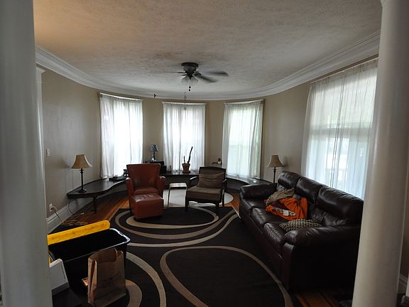 4th image of 635 Ashland Ave