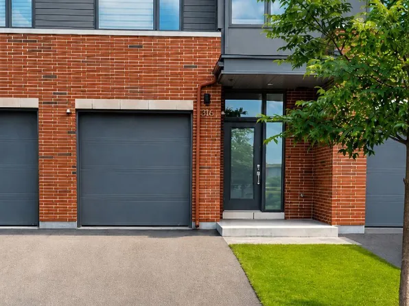 316 Wigwas St, Ottawa, ON K1K 5A1