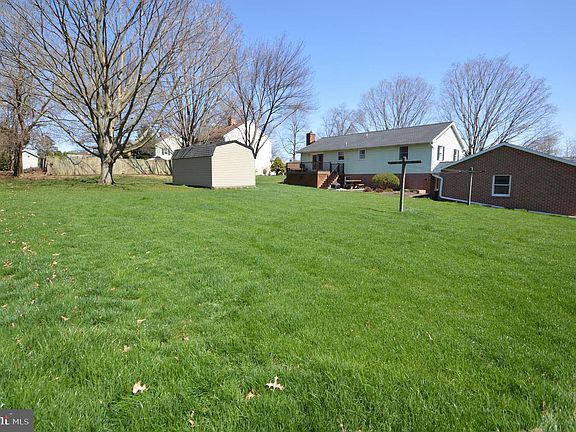 4th image of 556 Schoolway Dr
