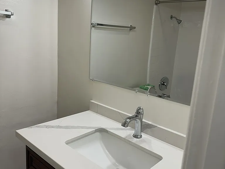 325 N Howard St #4 — Photo 10