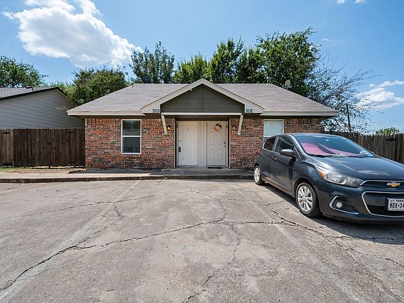 3rd image of 311 Kings Way Dr APT D