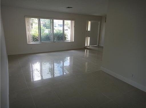 5th image of 7817 NW 40th Ct