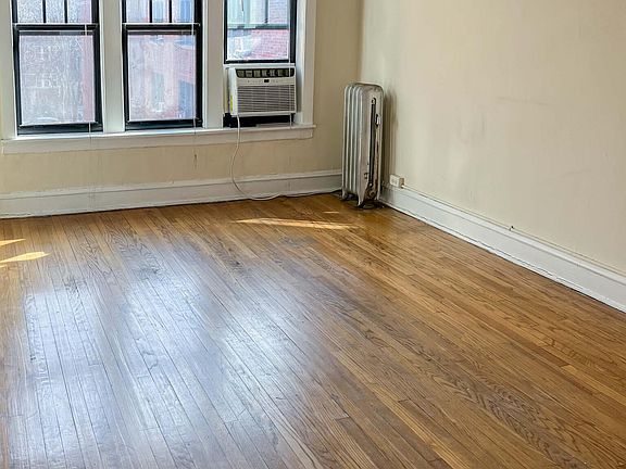3rd image of 650 W Arlington Pl APT 2