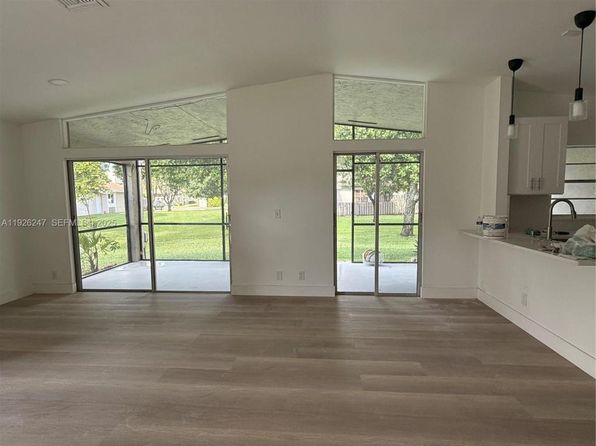 15749 Woodgate Ct #15749