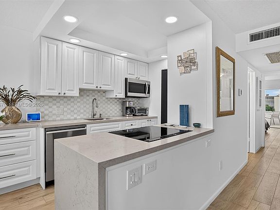 2nd image of 3052 Guildford Dr #3052-C