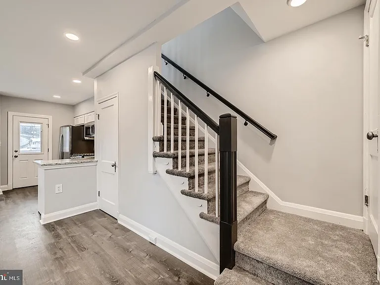 4429 Newport Ave — Photo 3