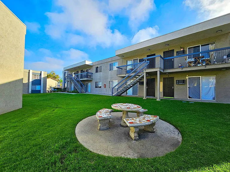 Sandalwood Apartments — Photo 5