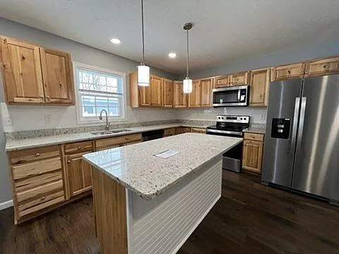 1200 N Forest Ave — Photo 2