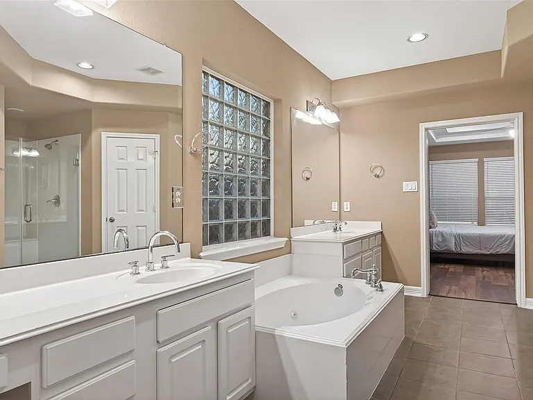 21103 Falcon Creek Ct — Photo 28