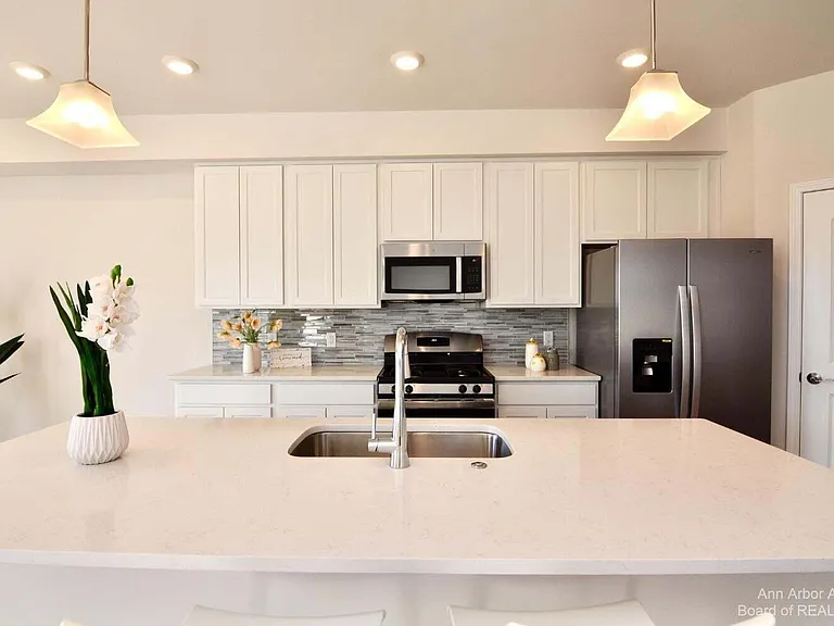 1104 Salt Springs Dr — Photo 14