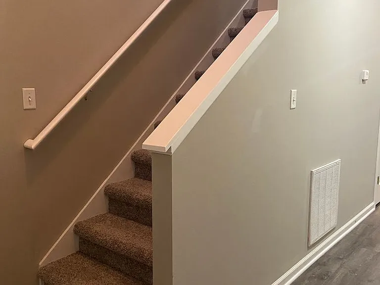 221 Hanover Ct — Photo 11