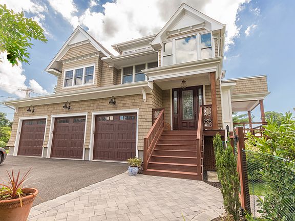 3rd image of 1 Bayview Dr