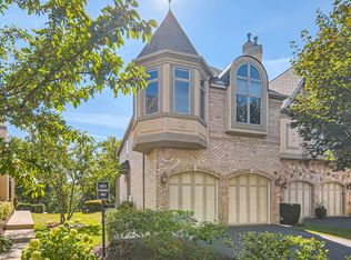 1419 W Rue Paris Pl, Inverness, IL 60067