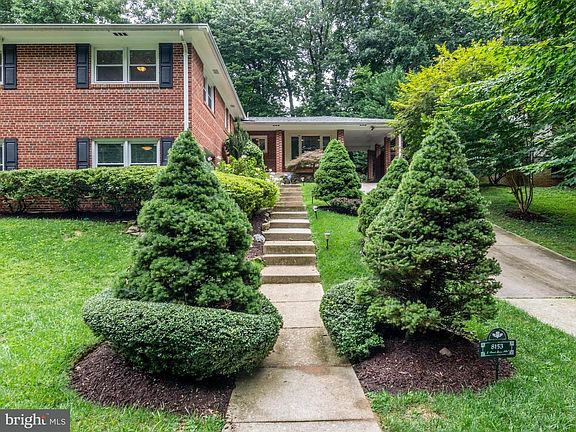 4th image of 8153 E Beach Dr NW