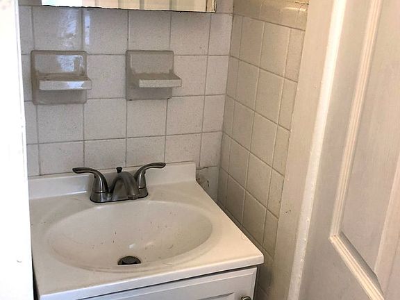 5th image of 53 Jay St #4